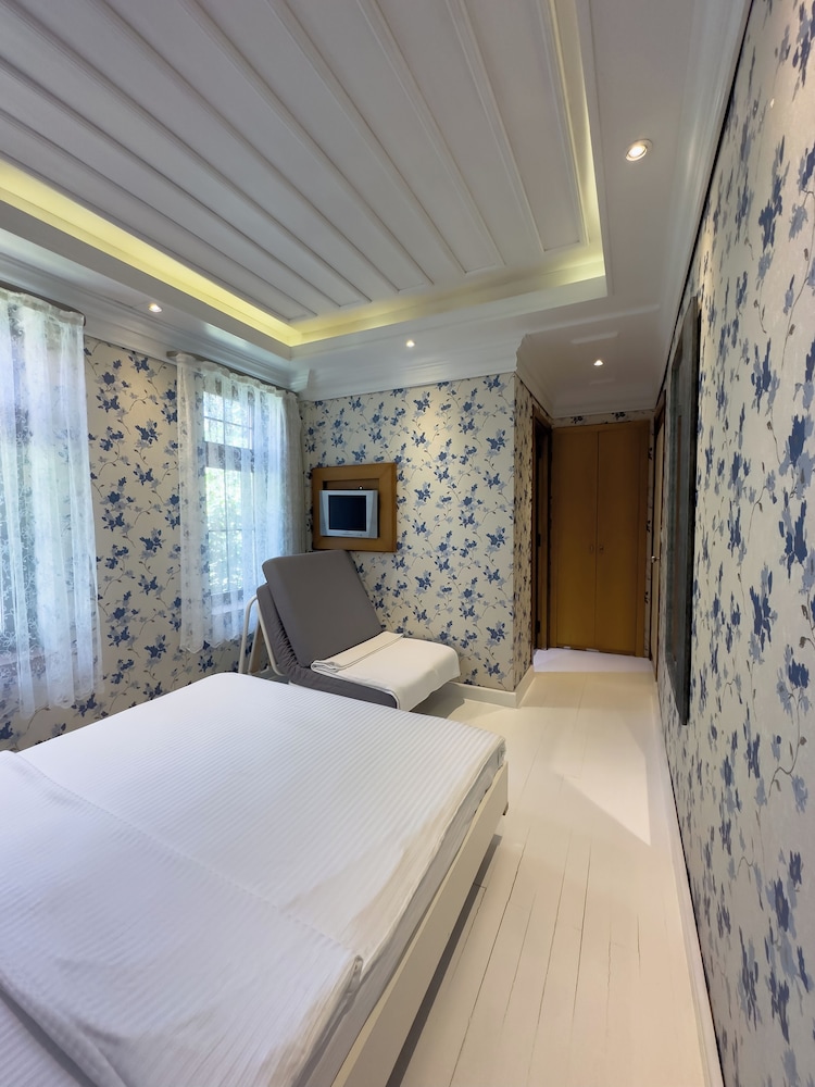 غرفة كلاسيكية ثلاثية مع أريكة، Hotel Katina 5/10