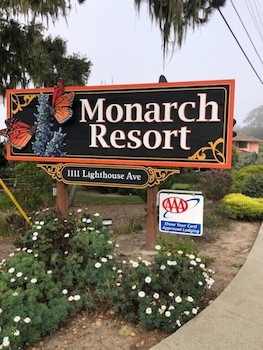 Monarch Resort 3/41