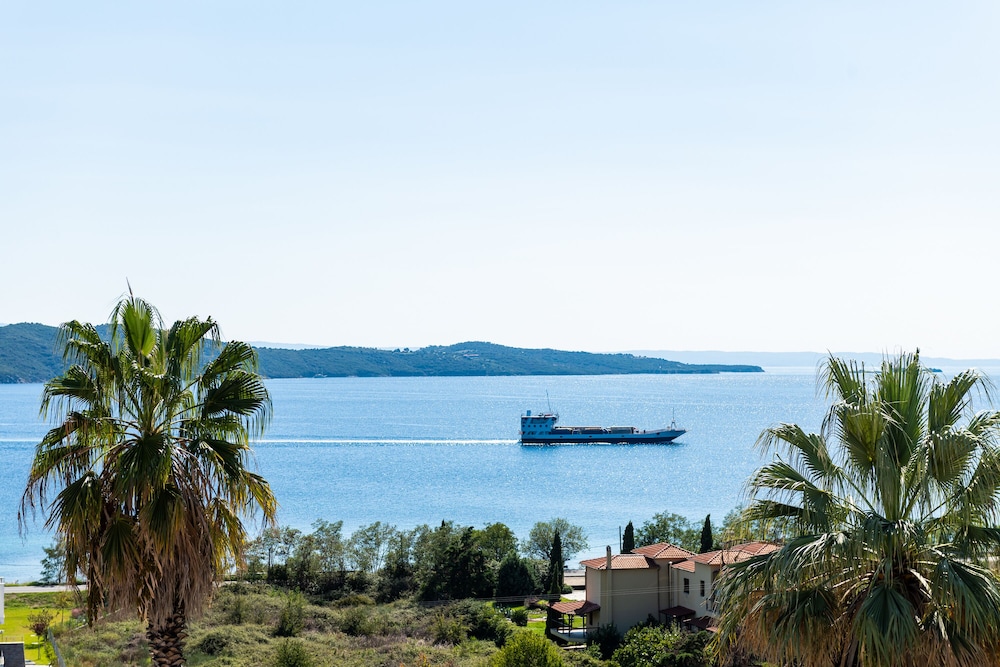 Alexandros Palace Hotel and Suites 78/83