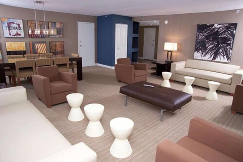Doubletree By Hilton Hotel St Louis Westport 40/54