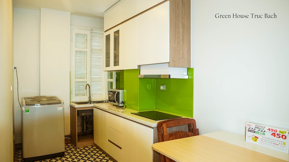 Green House Service Apartment 44/46