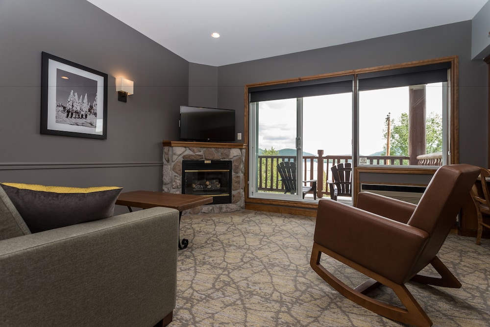 LE GRAND LODGE MONT-TREMBLANT 43/69