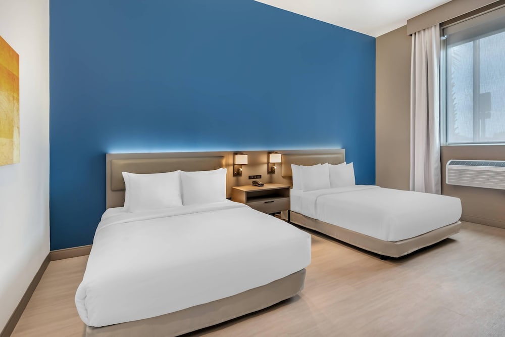 Comfort Inn & Suites Orlando Sanford Airport 23/54