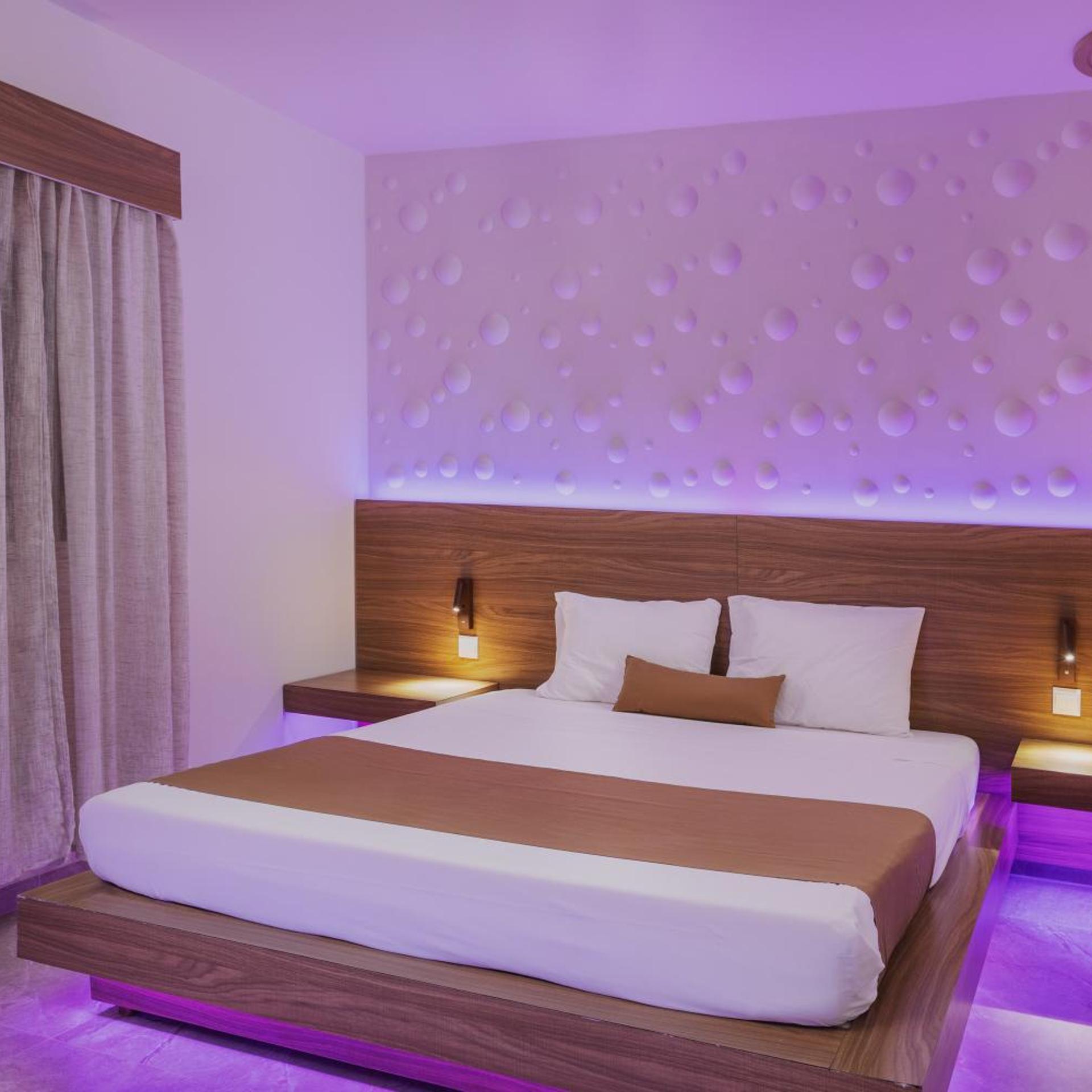 1 Bedroom, Vip, Suite, King Bed, Private Pool