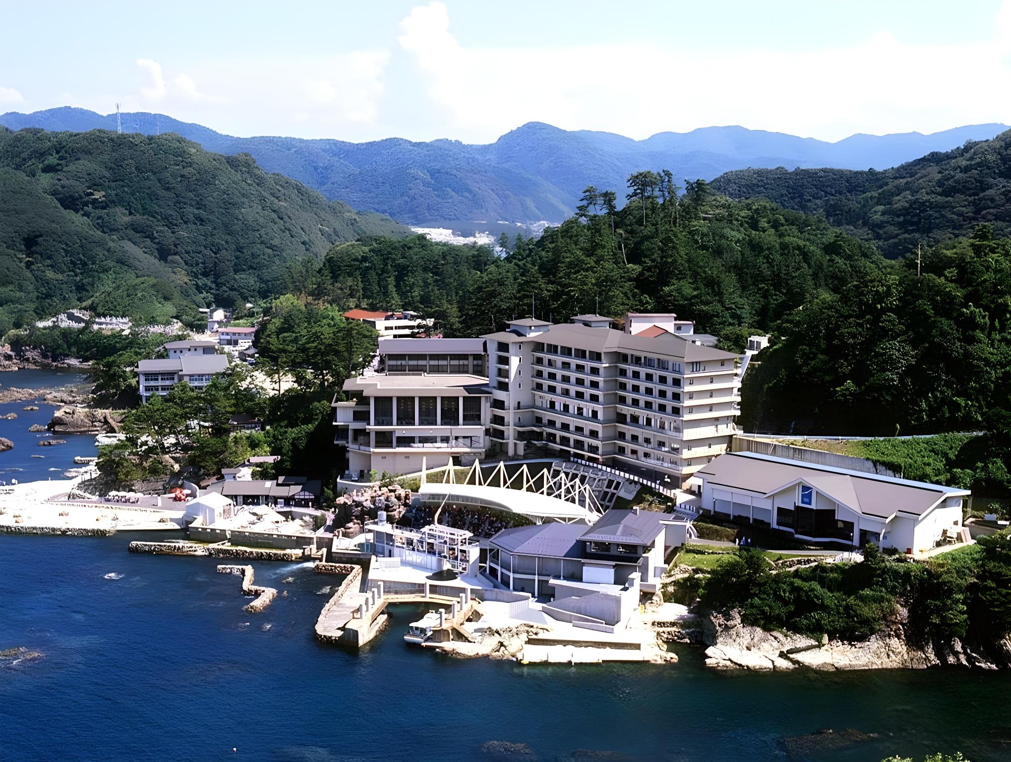 Japanese, Manor, Standard, Mountain View, Ocean View, Smoking