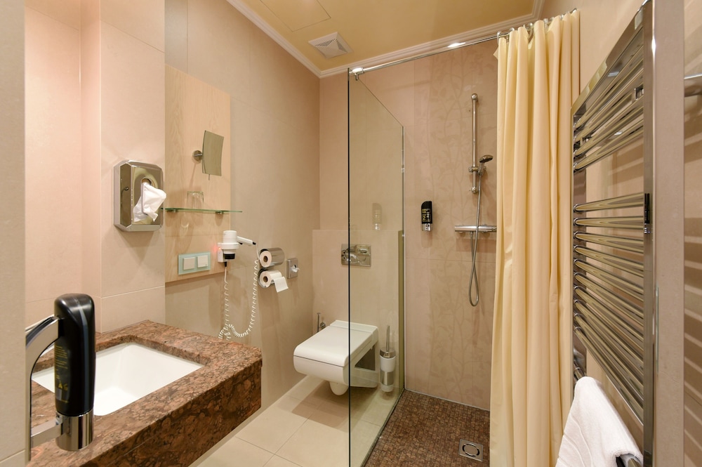 Hotel Pension Baronesse 44/45