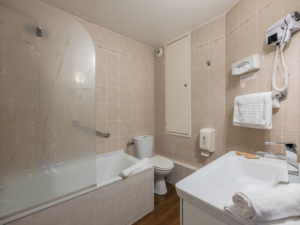 ibis Styles Annecy Le Vieux 65/65