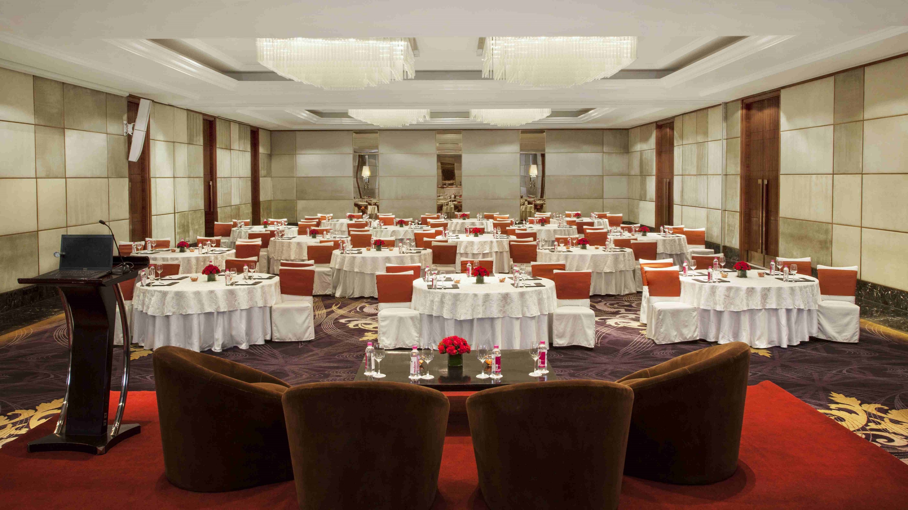 Holiday Inn New Delhi Mayur Vihar Noida 65/74