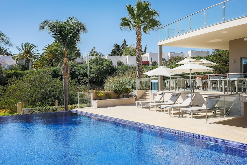 Caneiros Luxury House & Suites 65/67