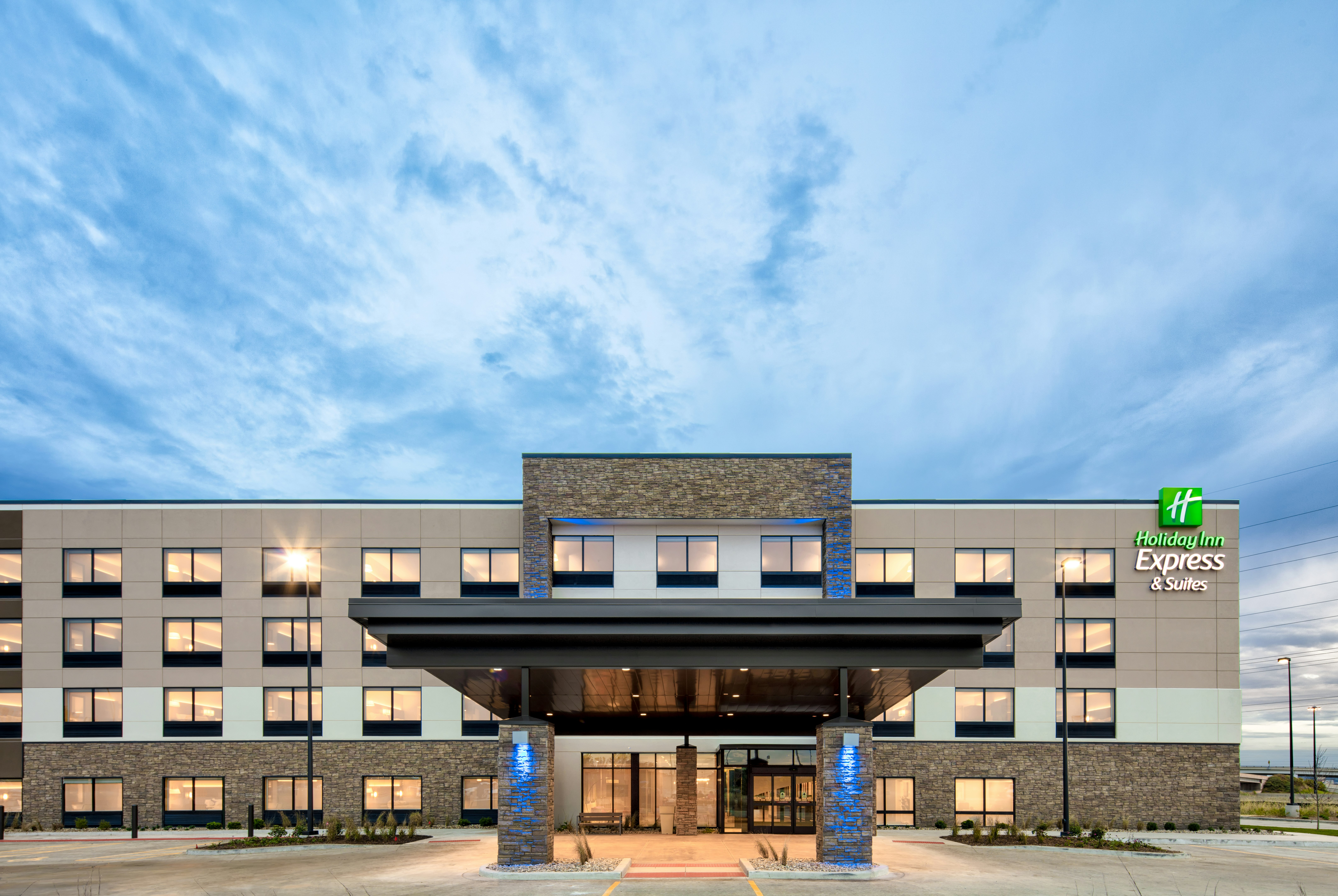 Holiday Inn Express Suites East Peoria Riverfront 2/40
