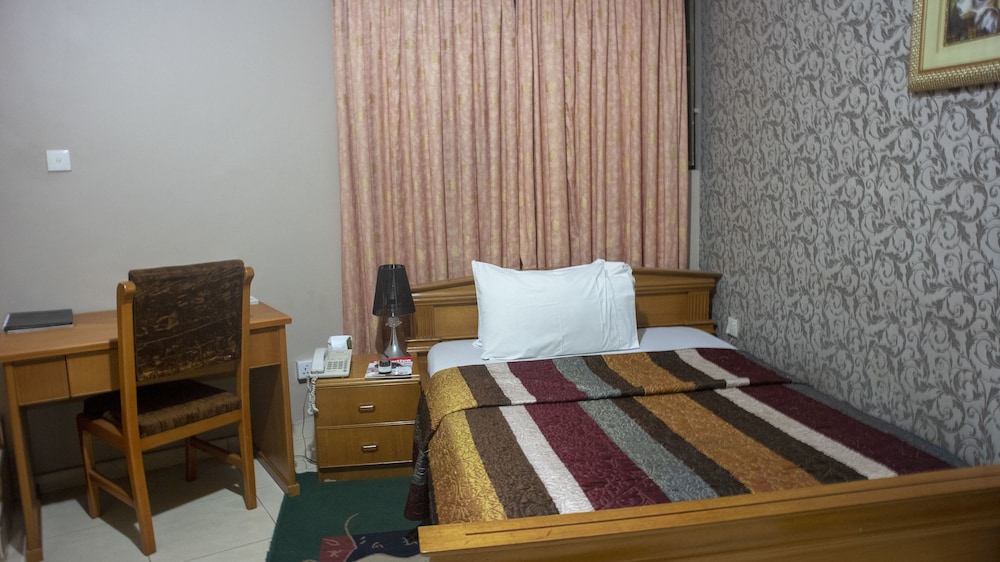 Eastgate Hotel 42/72