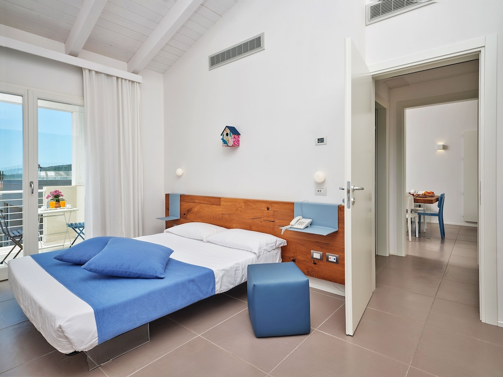 1 BEDROOM, EXECUTIVE, SUITE