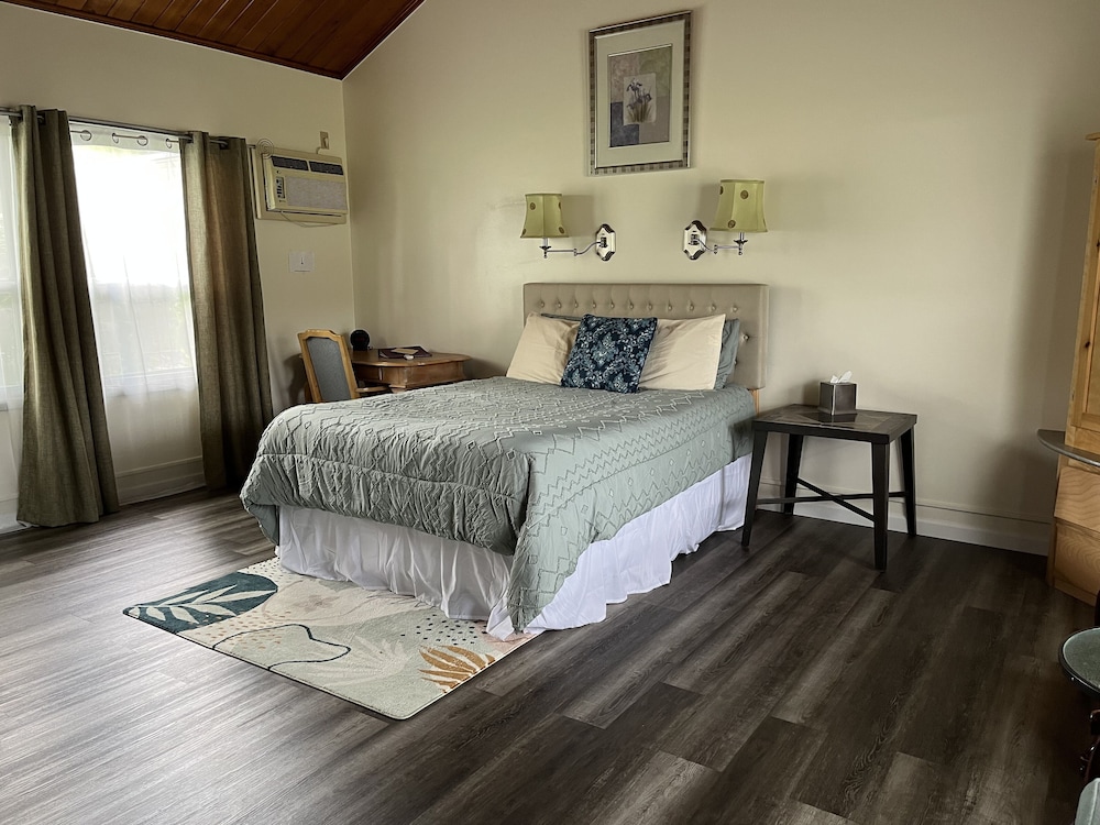 Vinehurst Inn And Suites 27/58