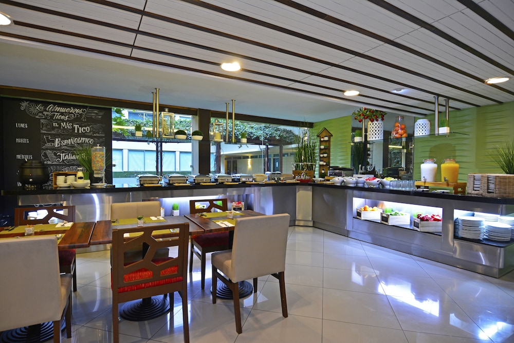 Autentico Hotel 24/50