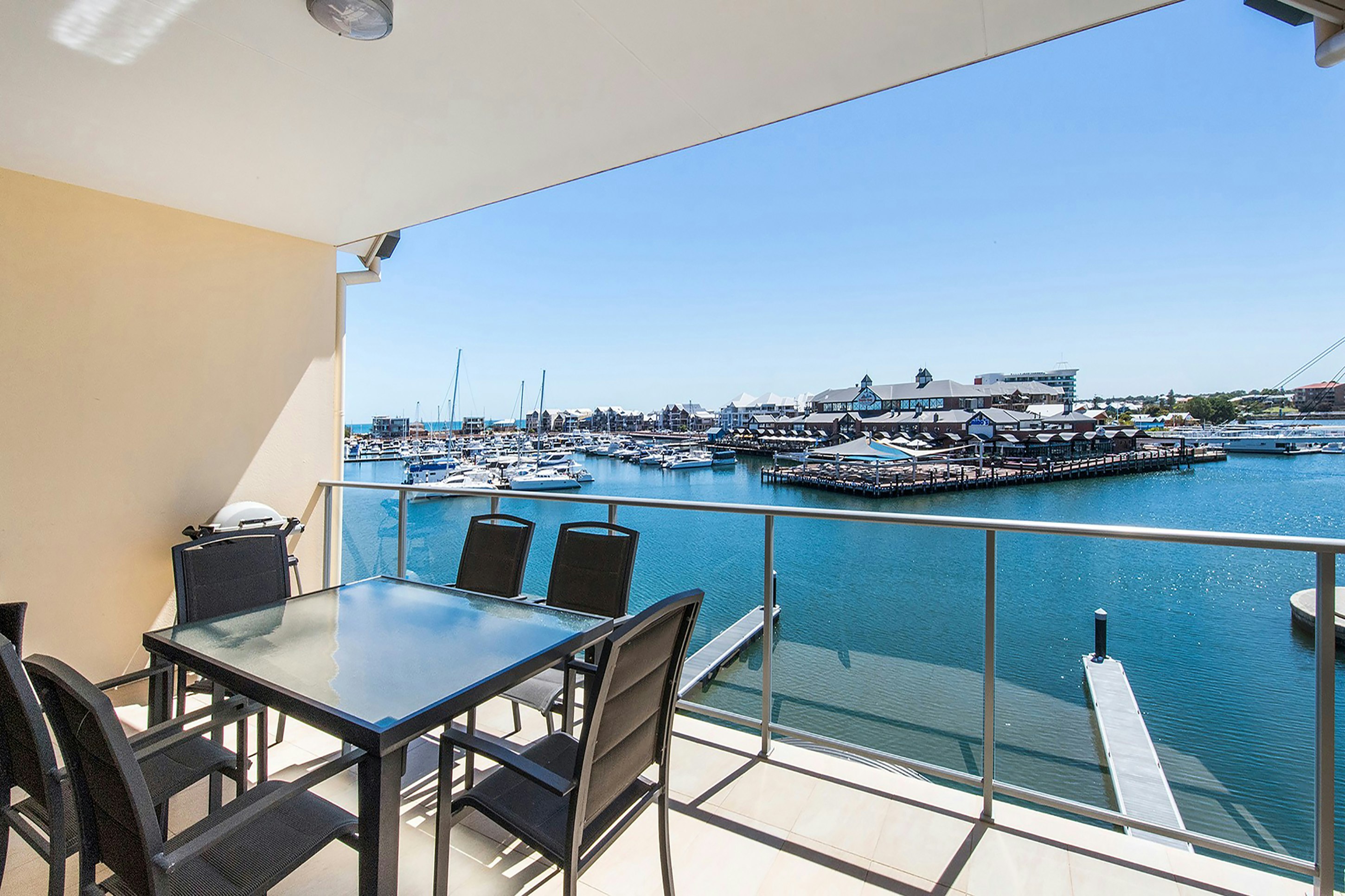 Dolphin Quay Apartments 66/71