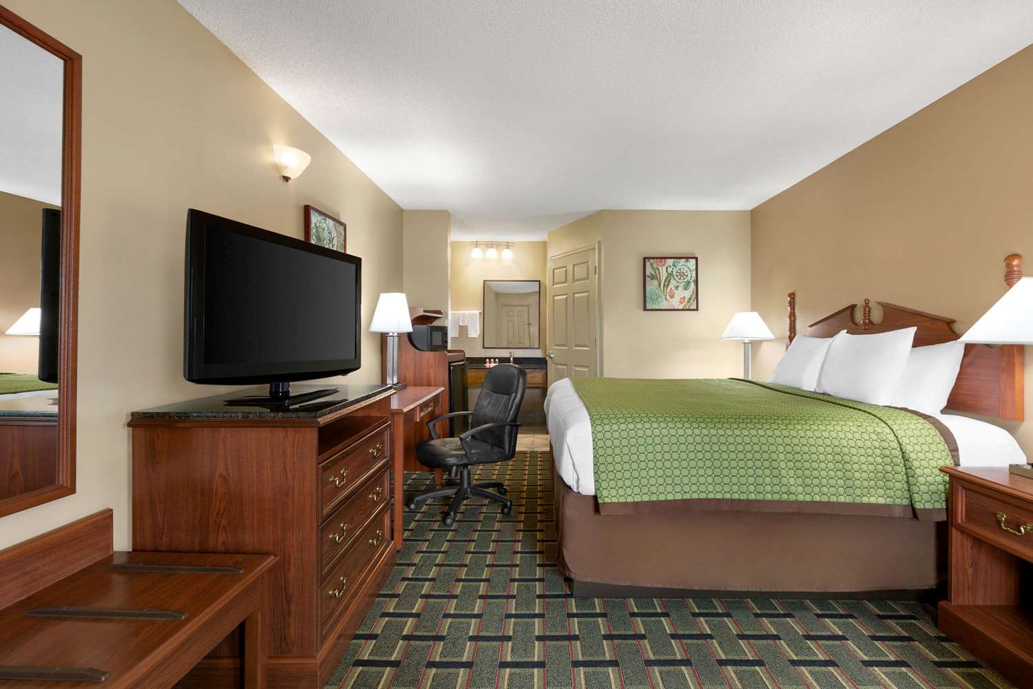 Baymont by Wyndham Warner Robins 17/63