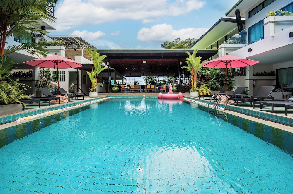 Cc S Hideaway Hotel 7/59