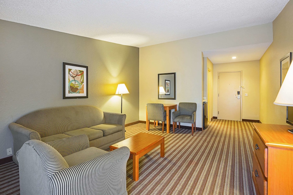 Quality Inn & Suites NRG Park - Medical Center 34/61