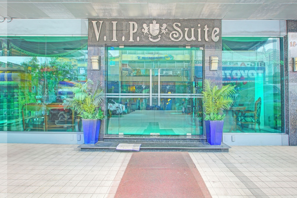 Townhouse OAK Makati Manila Near PNR Pasay Evangelista formerly VIP Suites in MAKATI