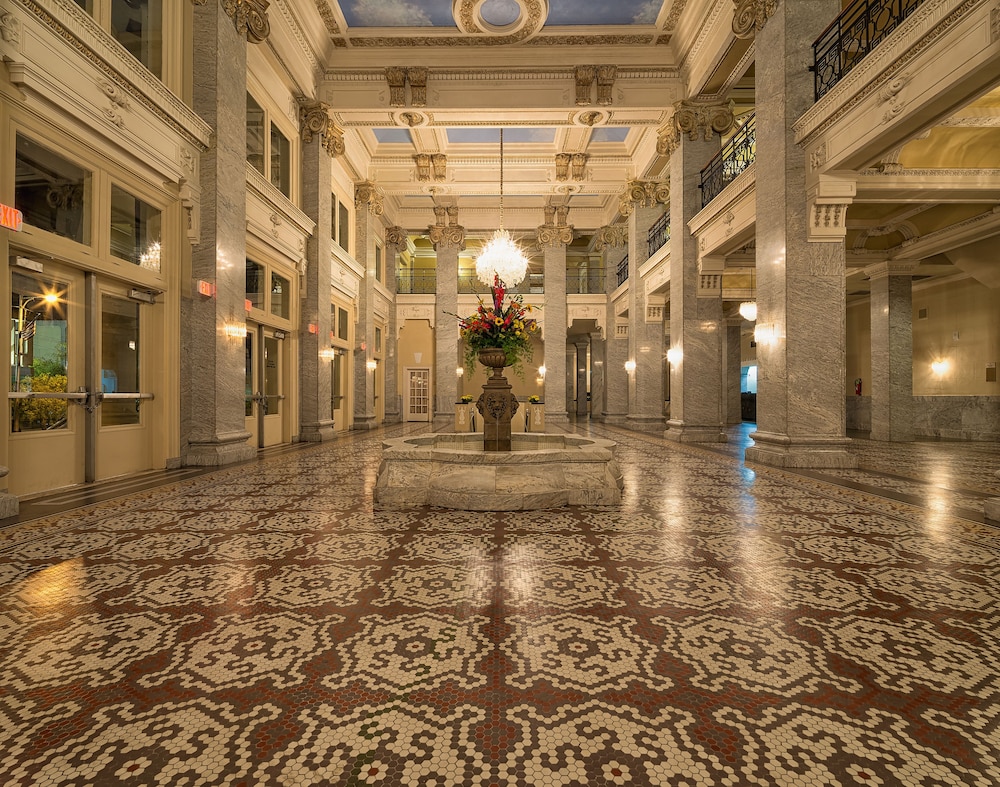 Hotel Bentley 43/50