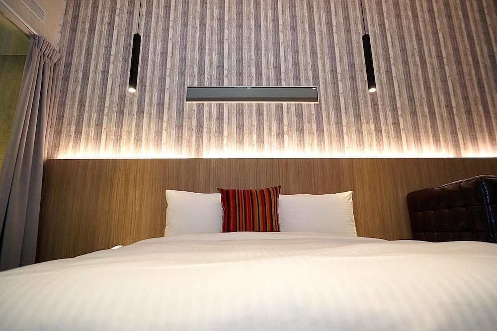 VIA HOTEL ZHONGXIAO 15/25