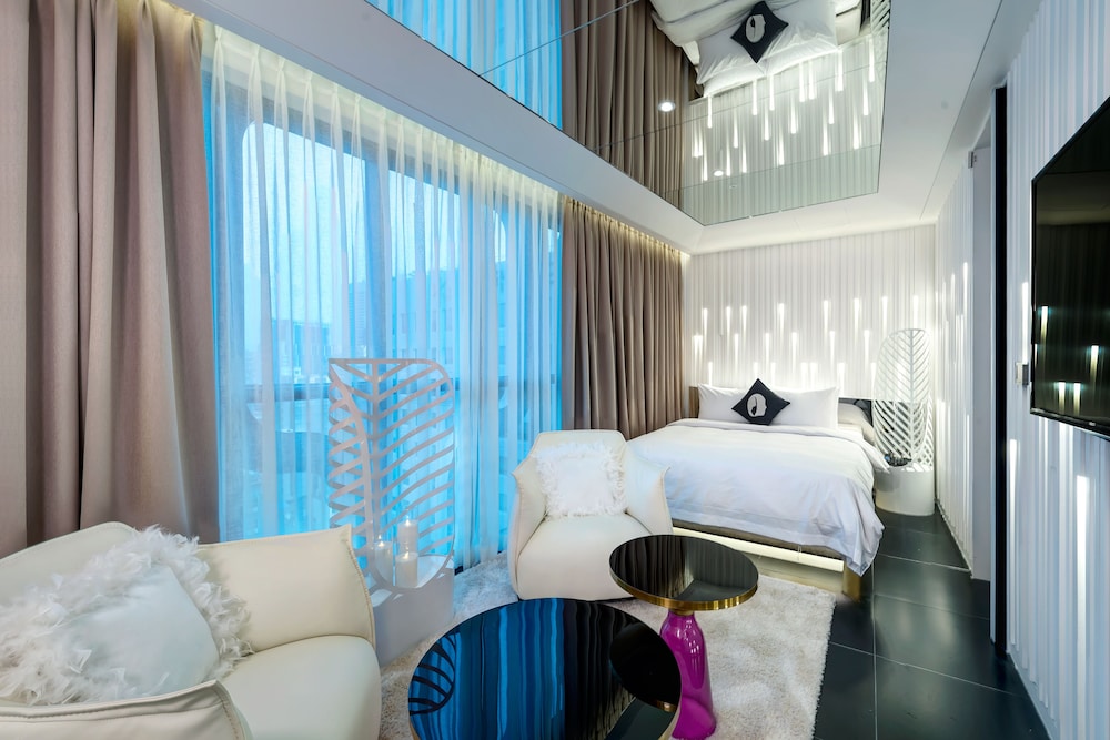 HOTEL THE DESIGNERS DDP 37/53