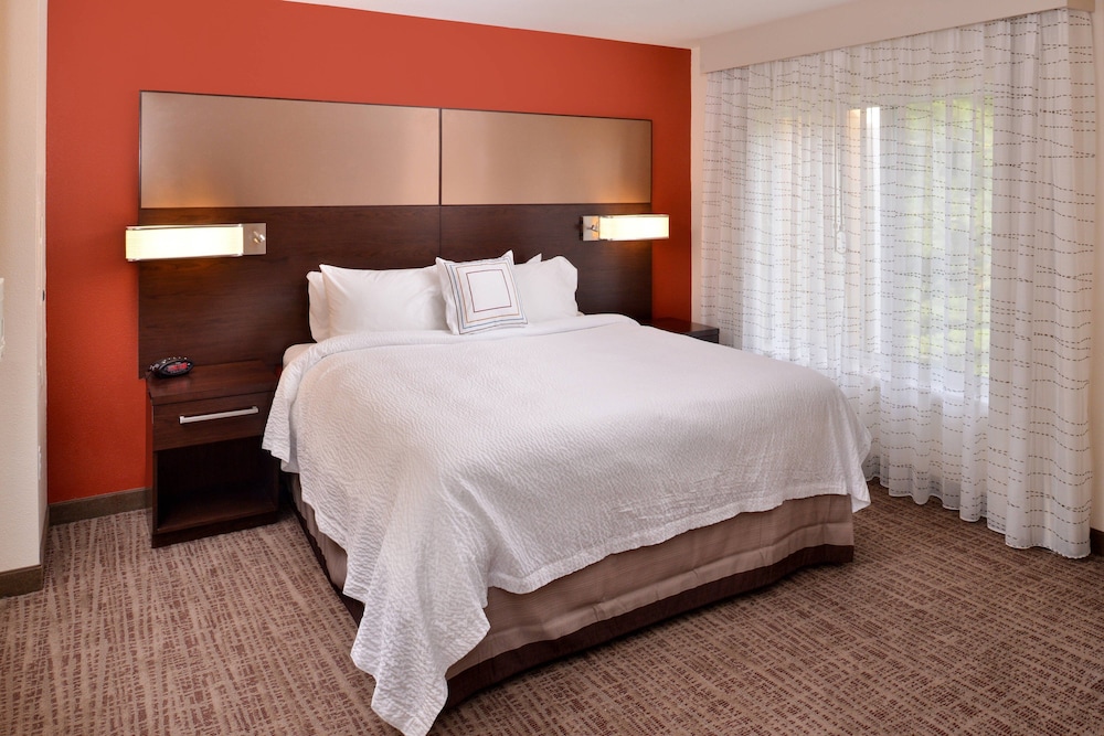 RESIDENCE INN EAST LANSING 9/36