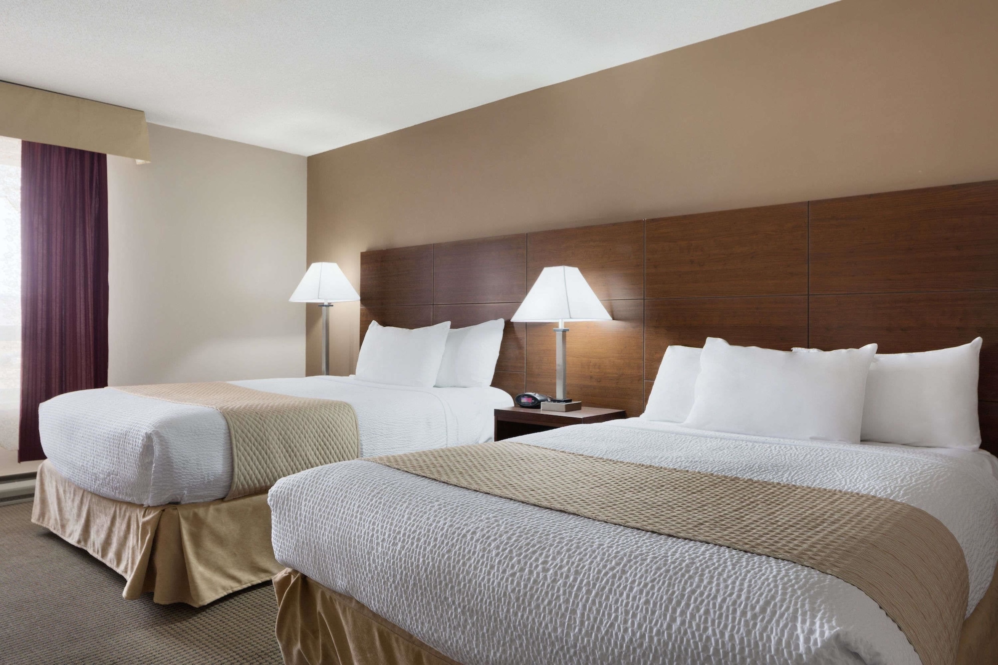 Efficiency, 2 Queen Beds