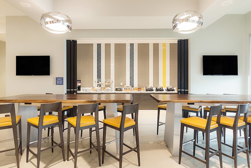 Springhill Suites Fort Worth Fossil Creek 50/63