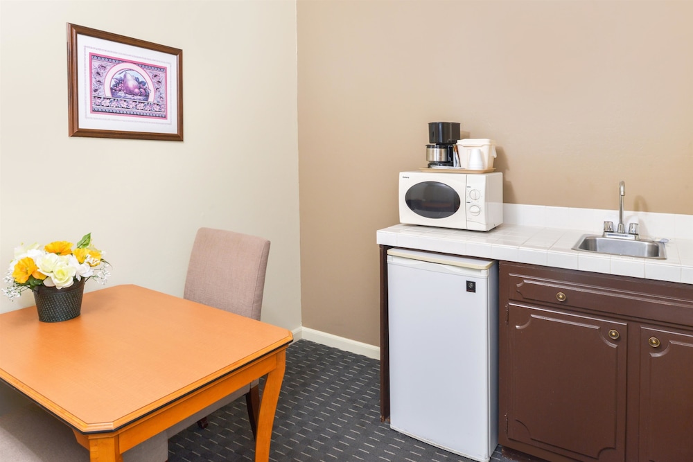 Svendsgaard S Danish Lodge Americas Best Value Inn 23/26