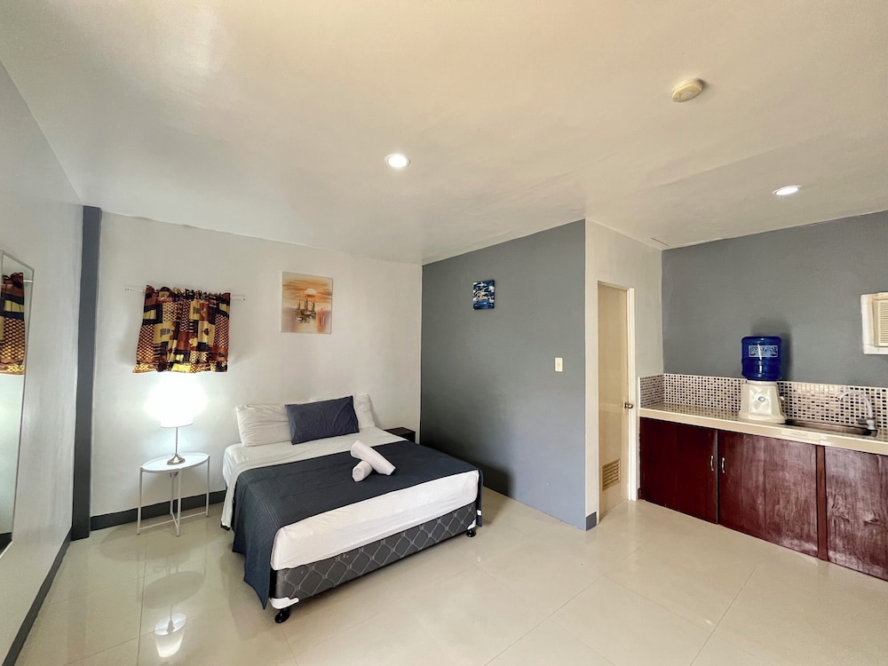 DELUXE, DOUBLE BED