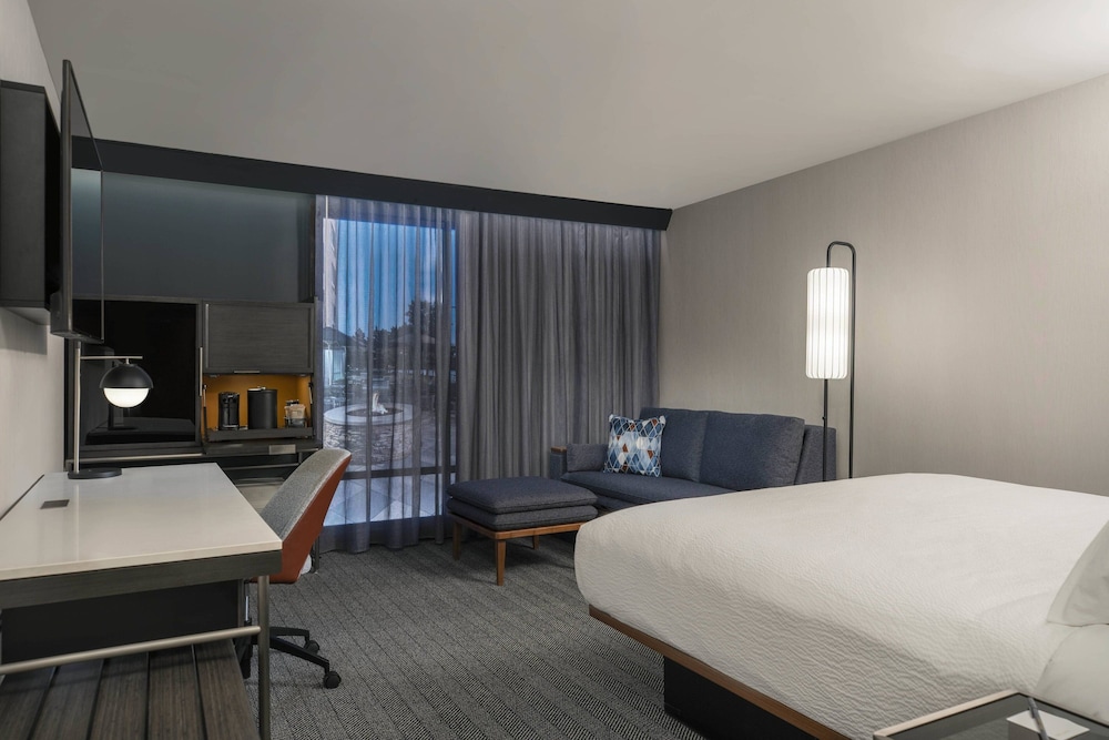 Courtyard by Marriott Olympia 4/32