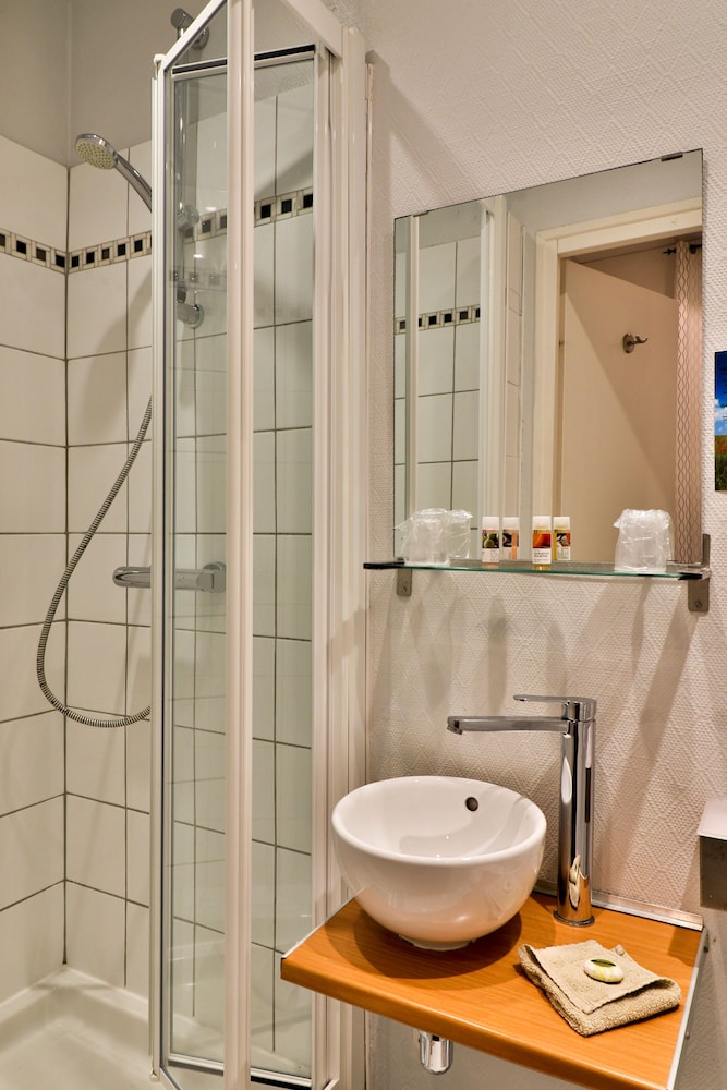 Hotel Victor Hugo 47/50