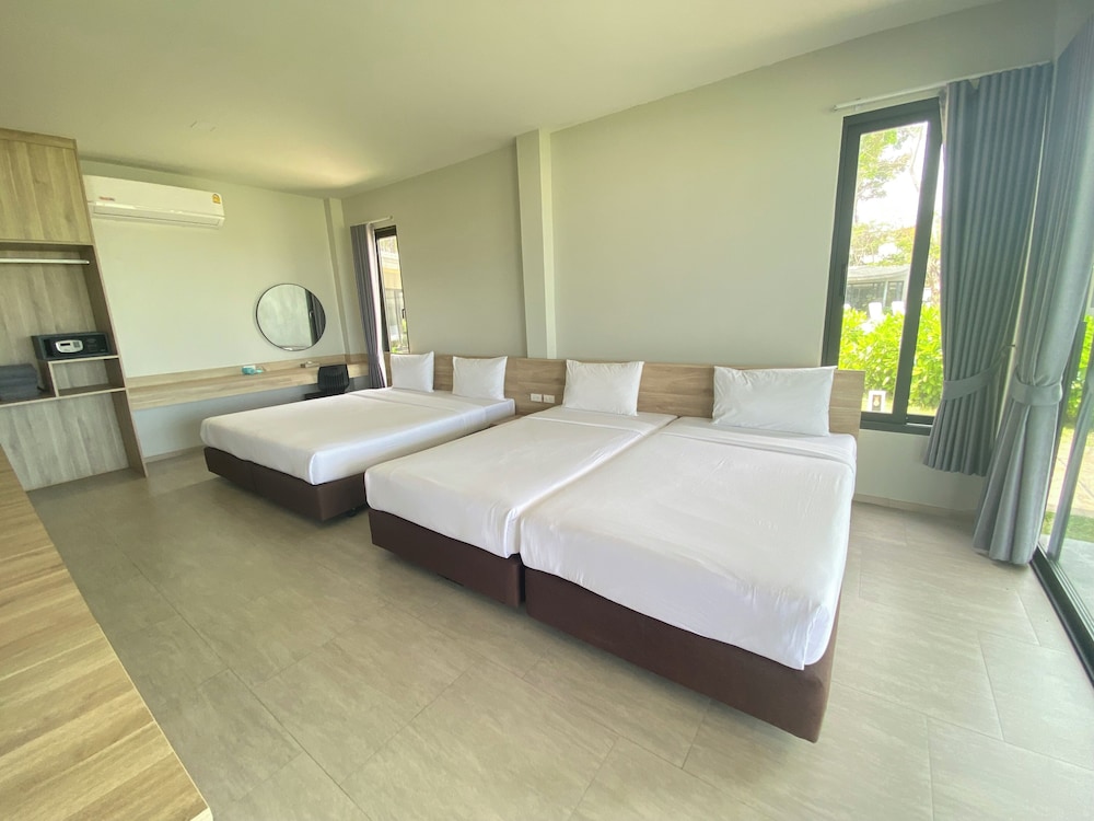 GRAND, VILLA, BEACH FRONT