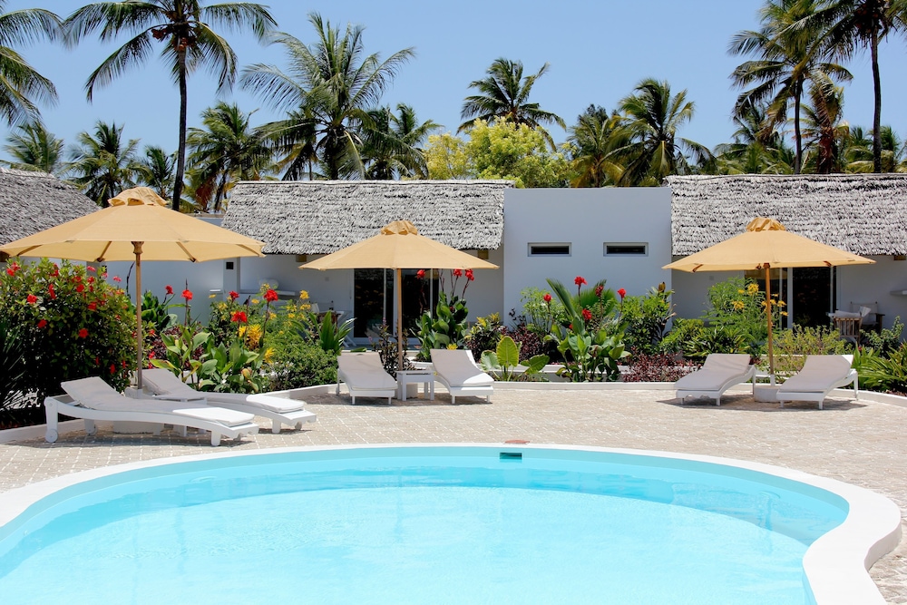 Dhow Inn Boutique Hotel 48/50