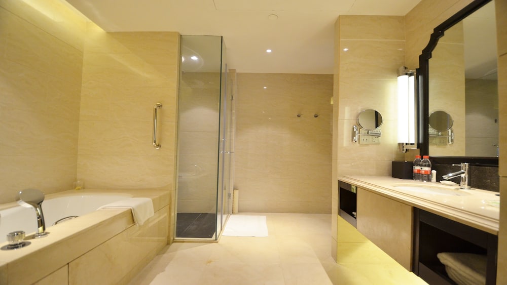 Holiday Inn Guangzhou Airport Zone 15/70