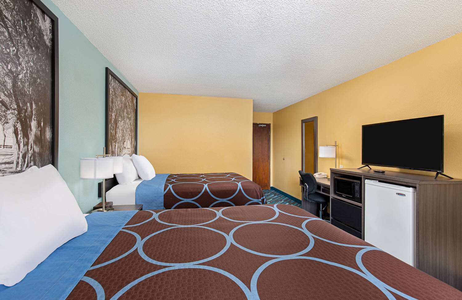 Super 8 by Wyndham Somerset 33/40