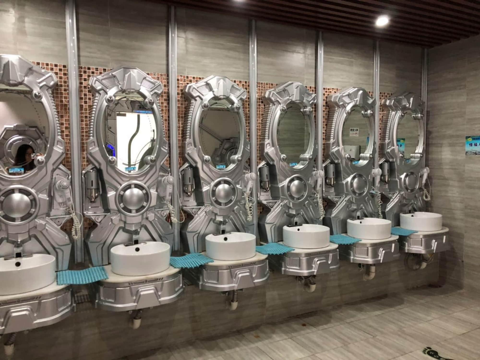 Shenzhen Dreamers Capsule Hotel 6/12