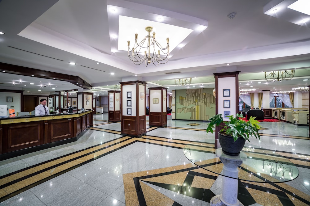 Helena Park Hotel 8/50