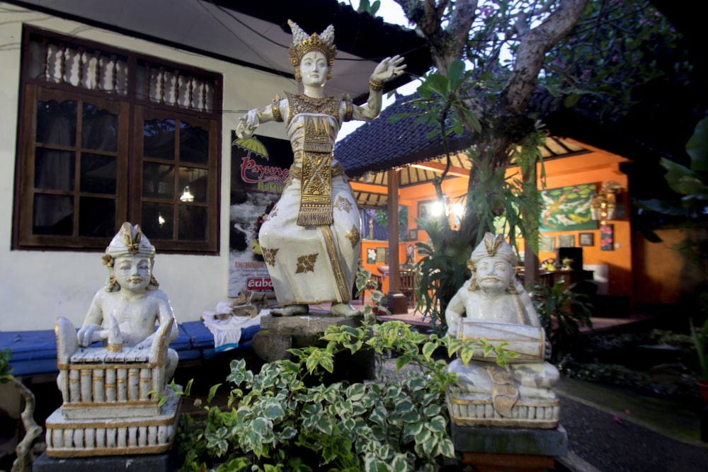 Yuliati House 3/50