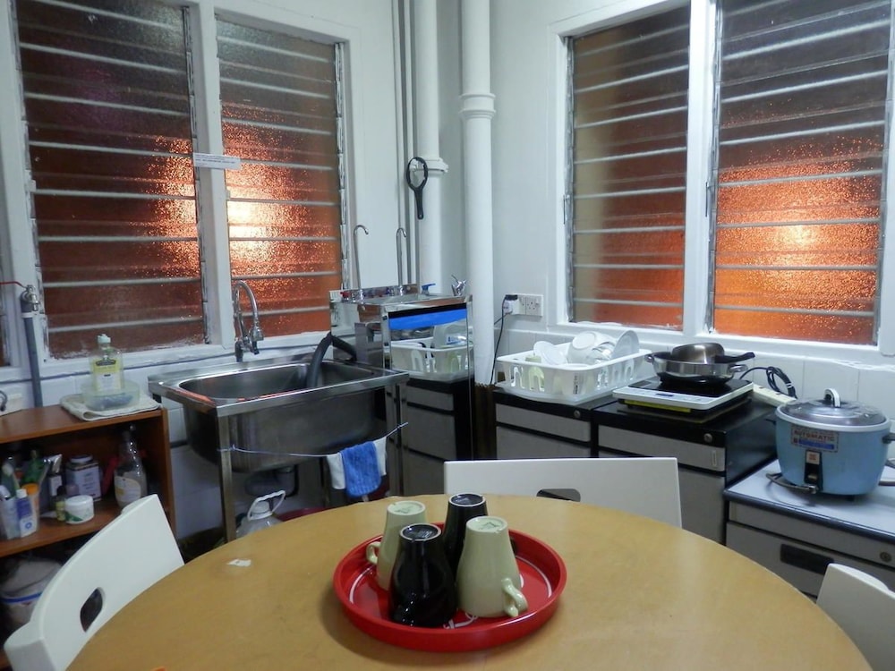 The Bodhi Lodge - Hostel 18/19