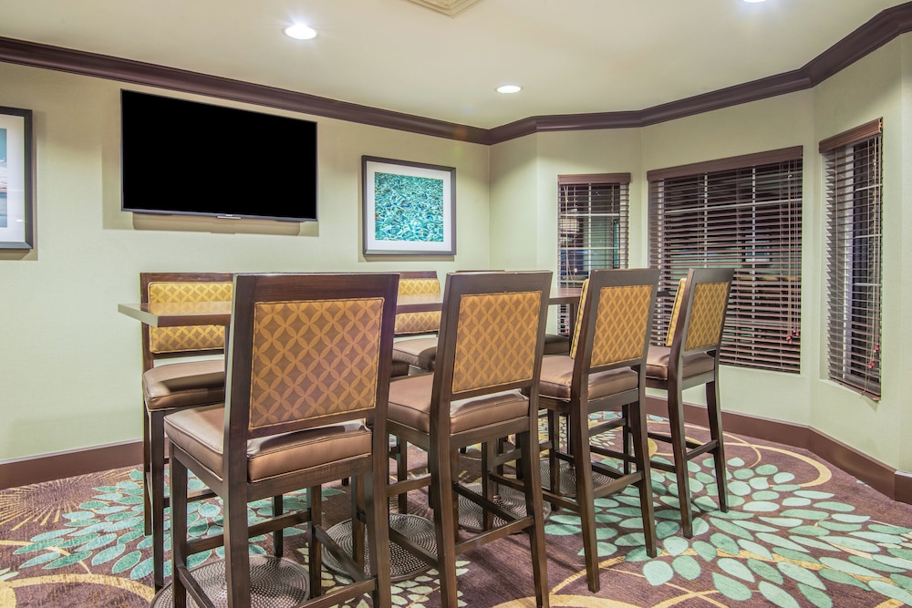 Staybridge Suites Allentown West 34/40