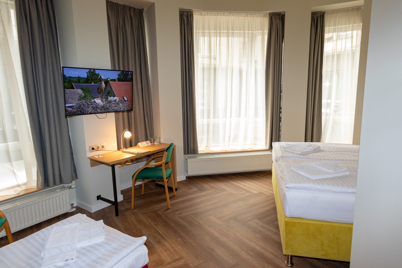 Deluxe, Double or Twin Bed, with Extra Bed
