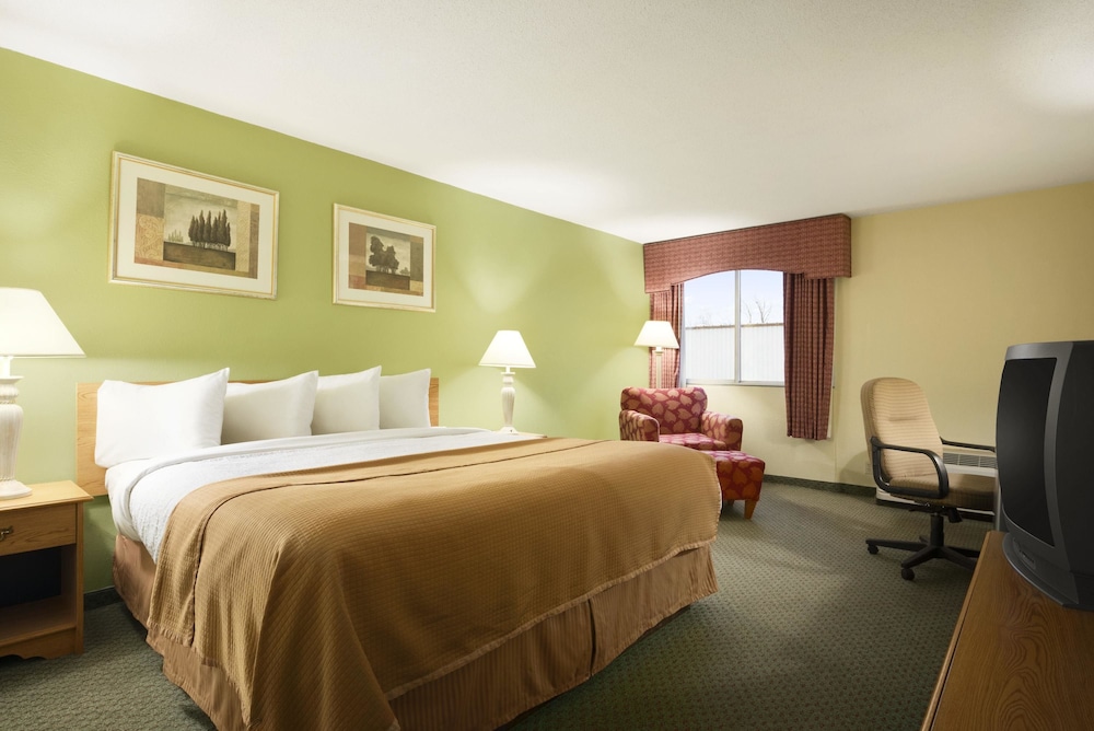 Travelodge By Wyndham Sturgis 10/17