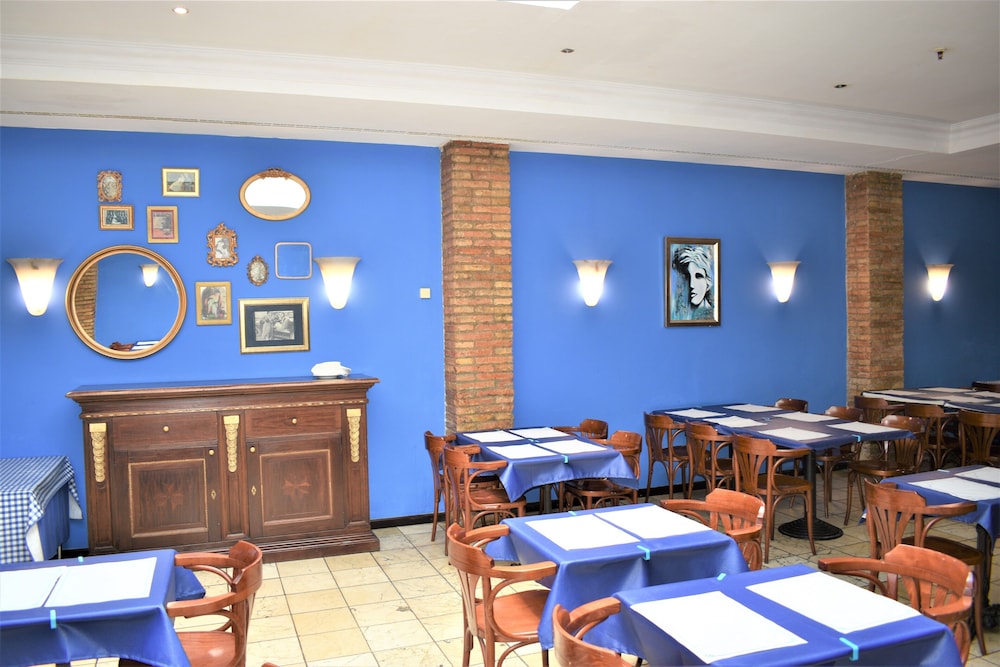 Ramblas Hotel 53/75