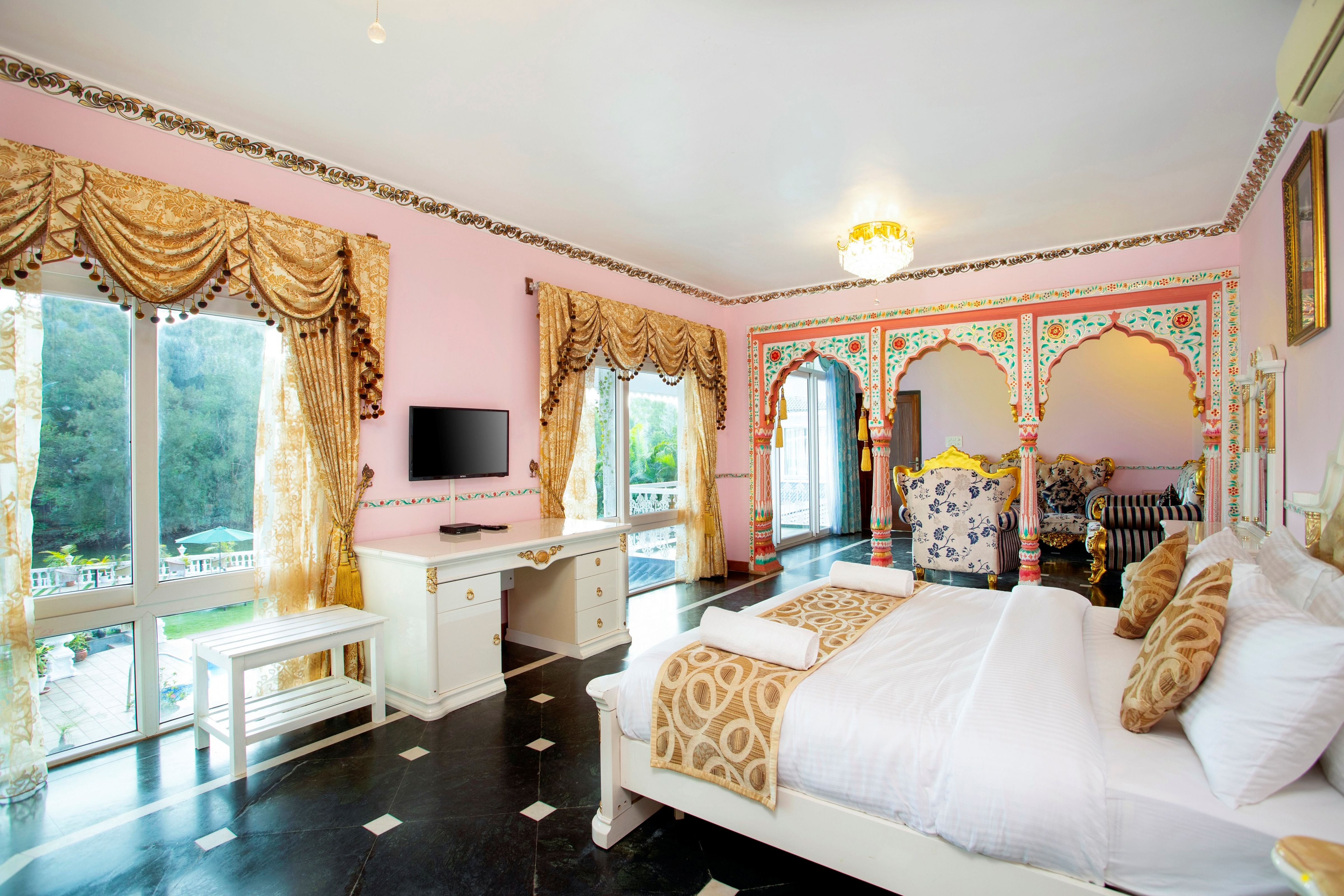 Maharaja, Suite