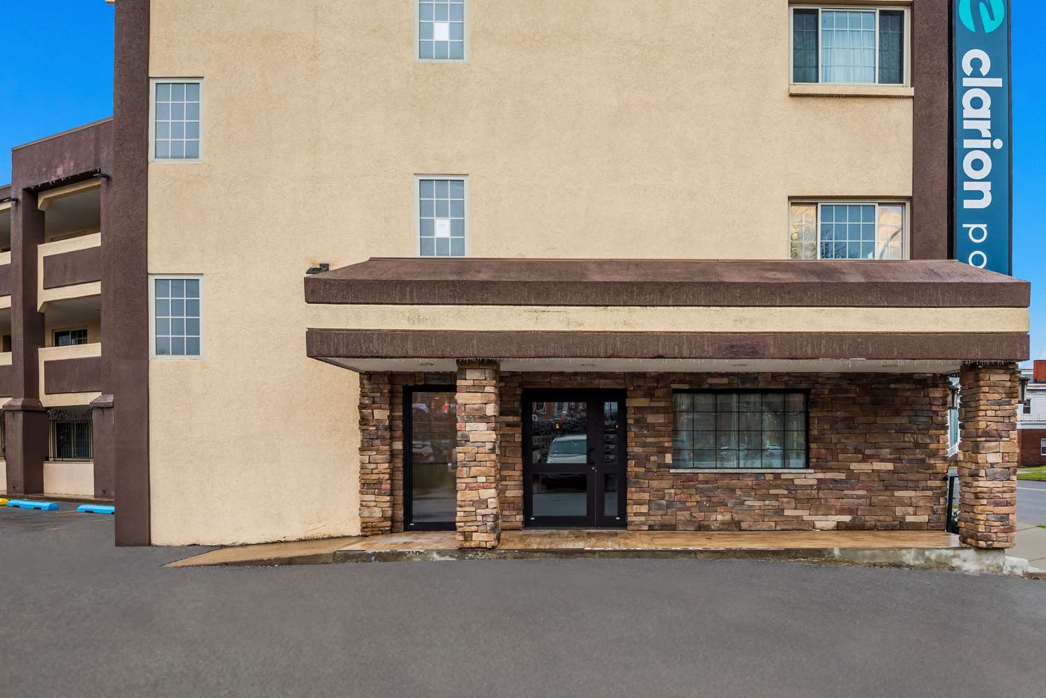 Clarion Pointe Syracuse Downtown 29/29