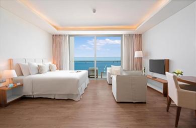 Light Plus Ocean View