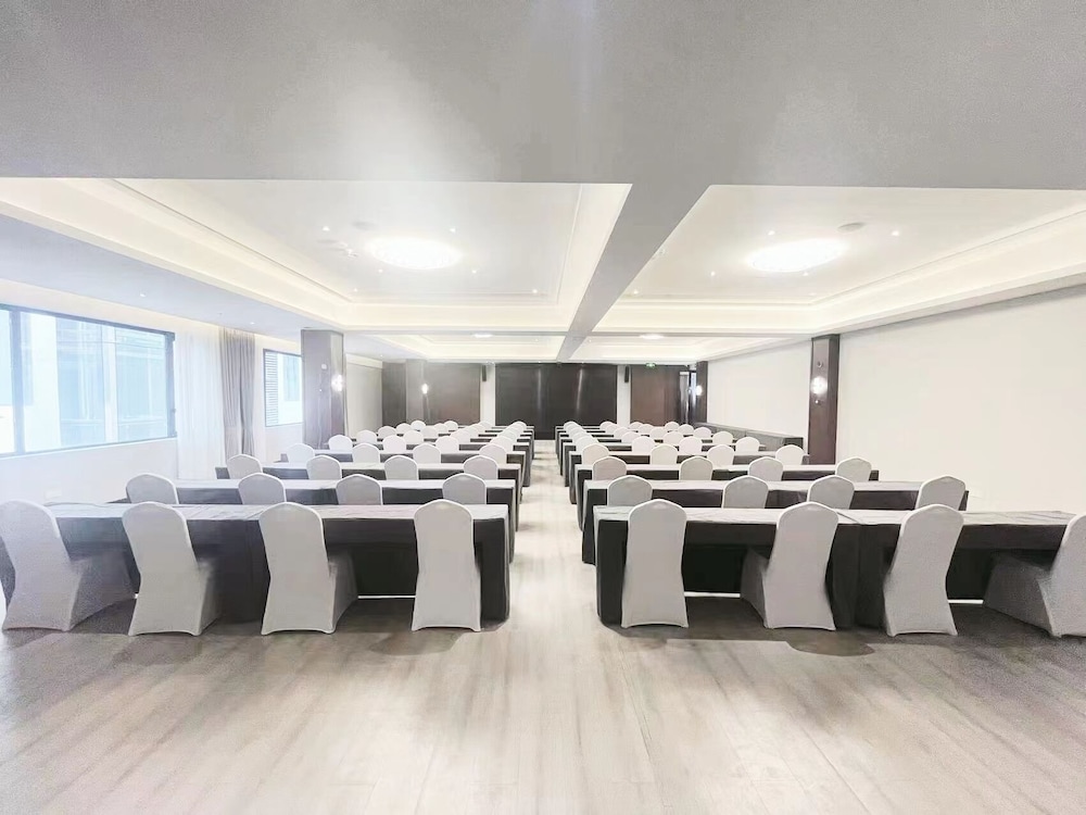 UrCove by Hyatt Chengdu Wenshufang Chunxi Road 41/50