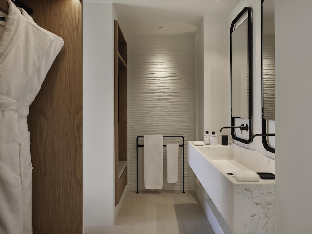Parian Chronicle Hotel Paros 47/50